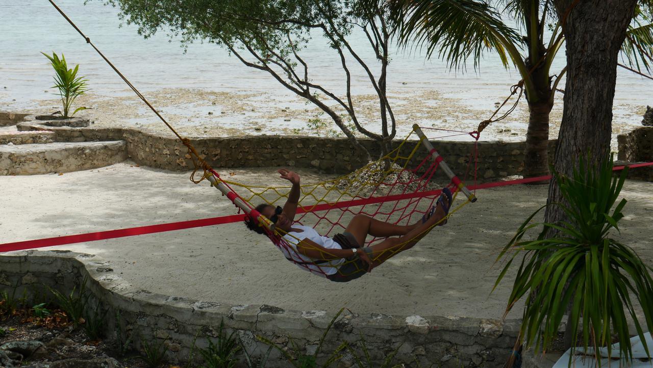 Moalboal T Breeze Coastal Resort Extérieur photo