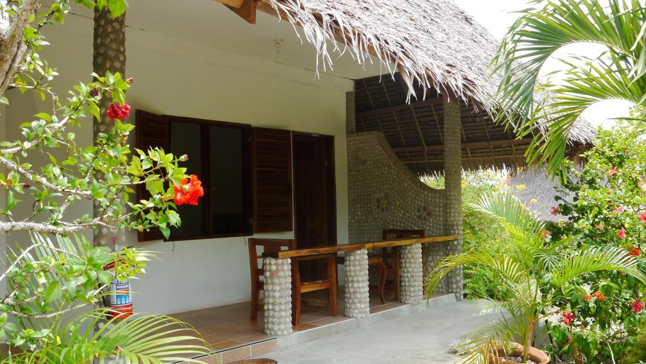 Moalboal T Breeze Coastal Resort Extérieur photo