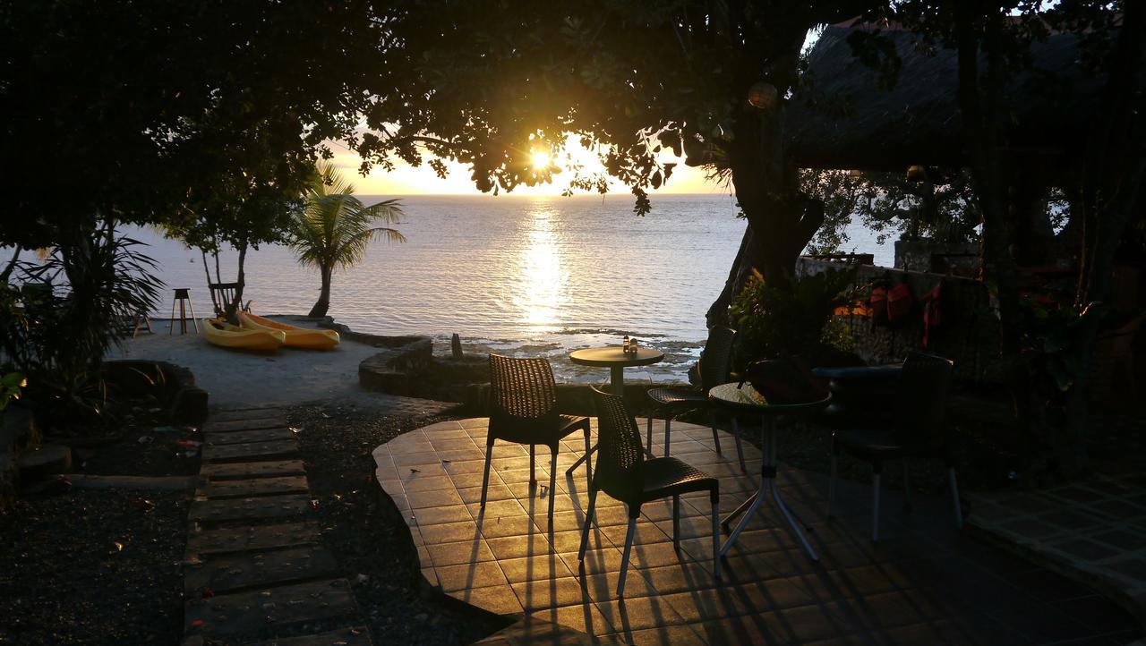 Moalboal T Breeze Coastal Resort Extérieur photo