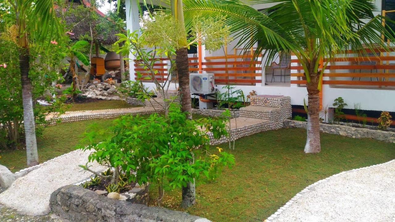 Moalboal T Breeze Coastal Resort Extérieur photo
